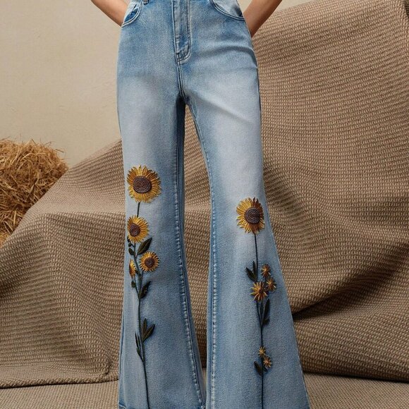Light Wash Women's Casual Sunflower Embroidery Pocket Flared Jeans - Picture 4 of 7